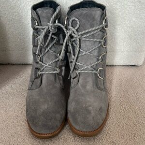 Sorel gray suade boots size 9